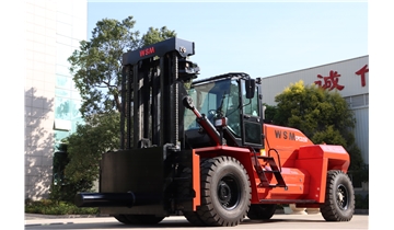 大吨位叉车：重载搬运时代的“钢铁脊梁”